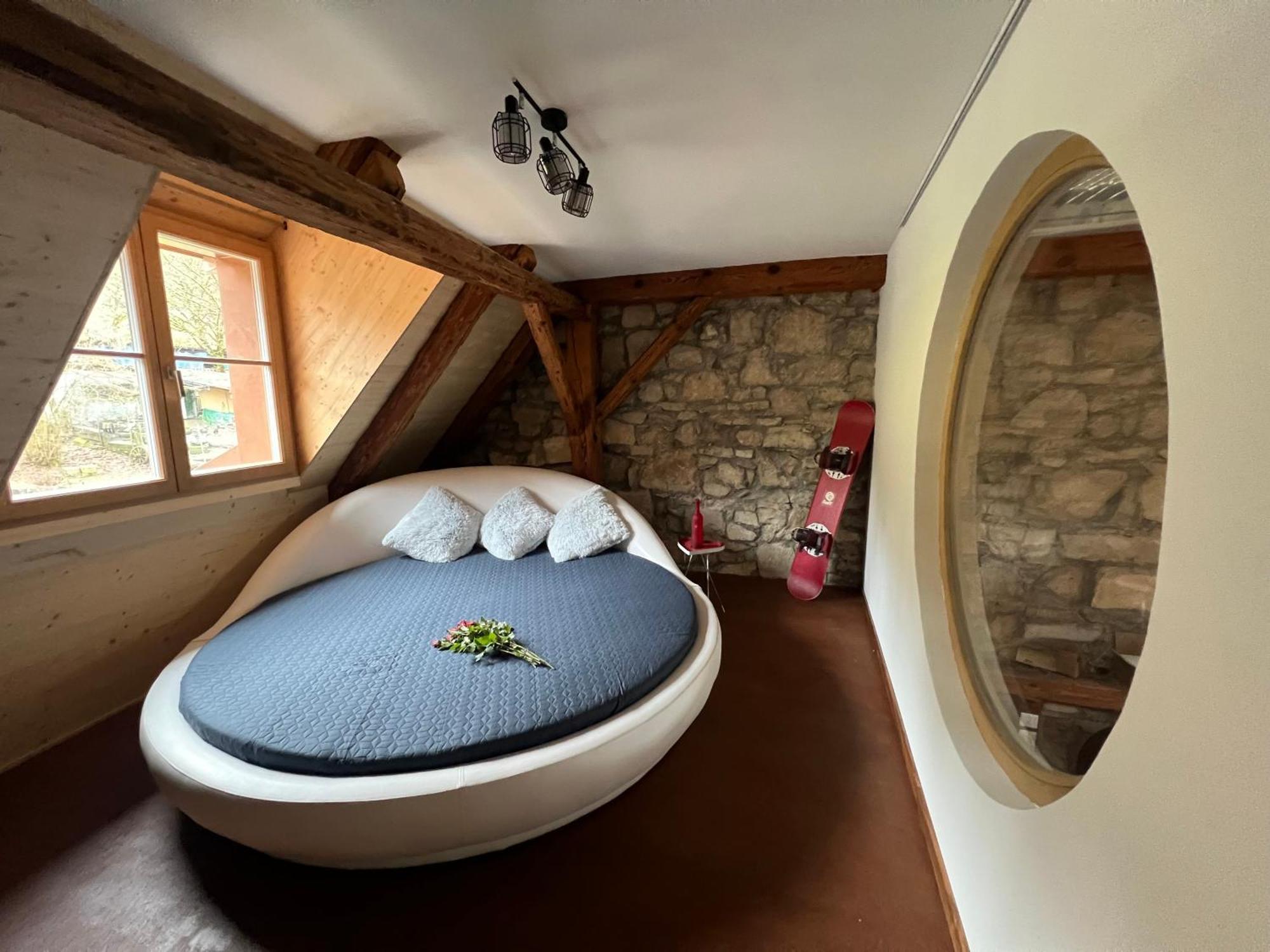 Apartment Mary's Family Apartments: Spacious Soho, South Beach, Or Loft Near Rhine Falls