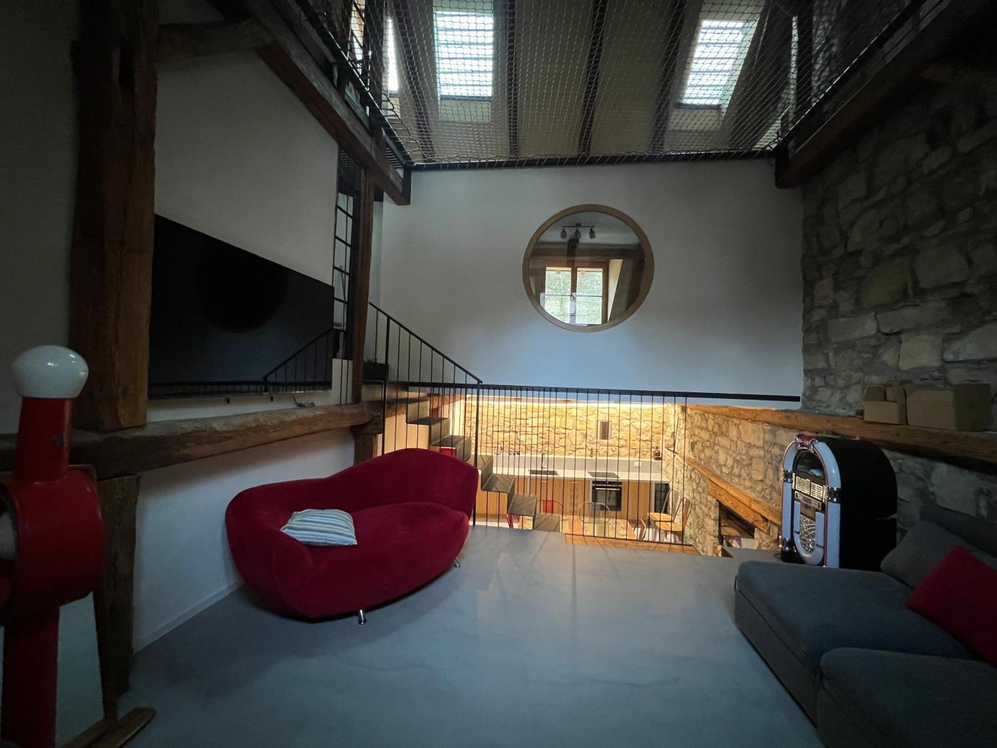 Mary's Family Apartments: Spacious Soho, South Beach, Or Loft Near Rhine Falls Schaffhausen