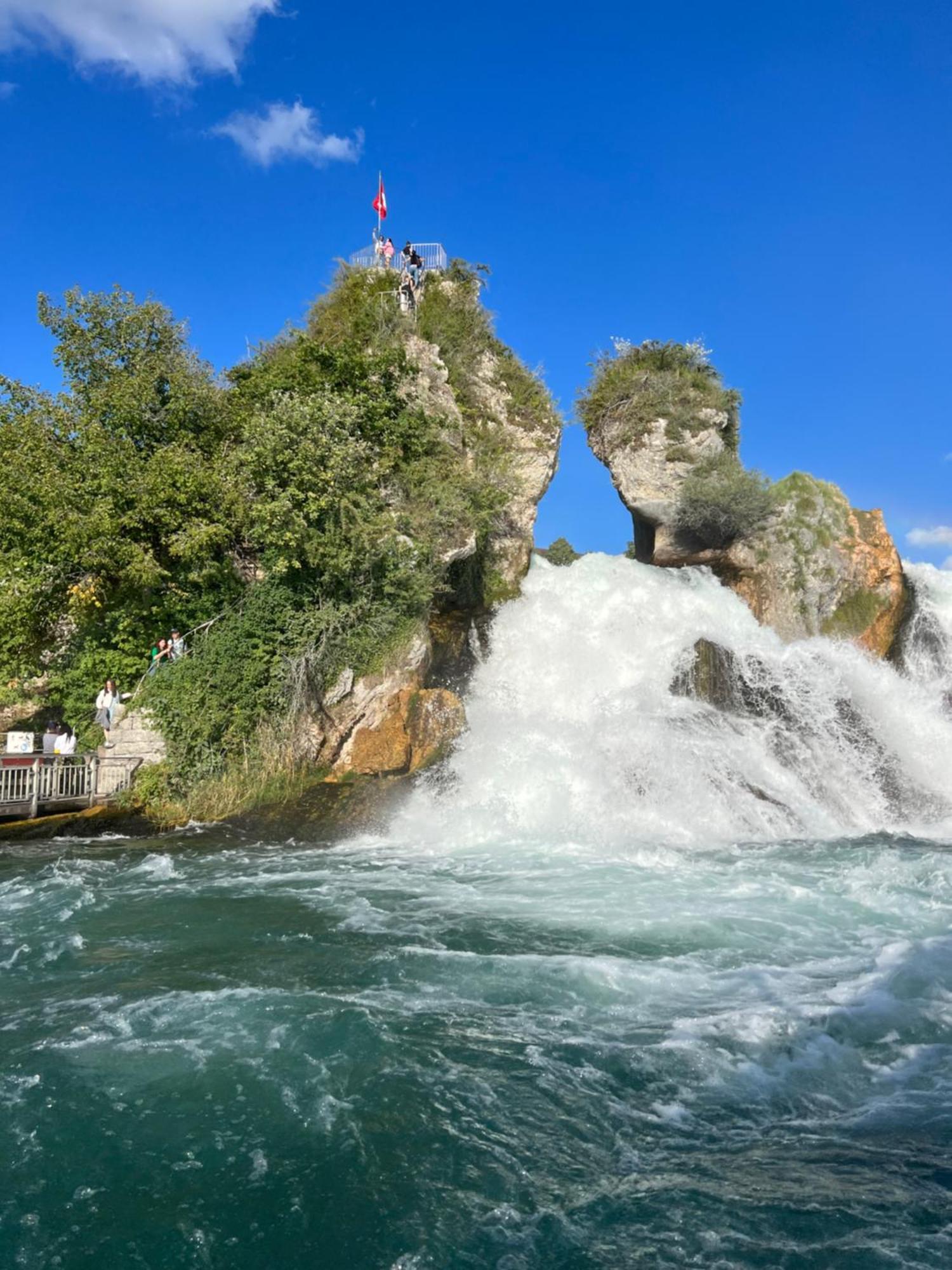 Marys Family Friendly Apartments,visit Rhine Falls For Free If 2 Nights, Soho 95m2 2-bedrooms 2nd Floor & South 105m2 3-bedrooms & Loft 115m2 3-bedrooms With Galerie,loft Netz 20m2, Pinball, Schaffhausen-hemmental, Rheinfall 10 K Appartement