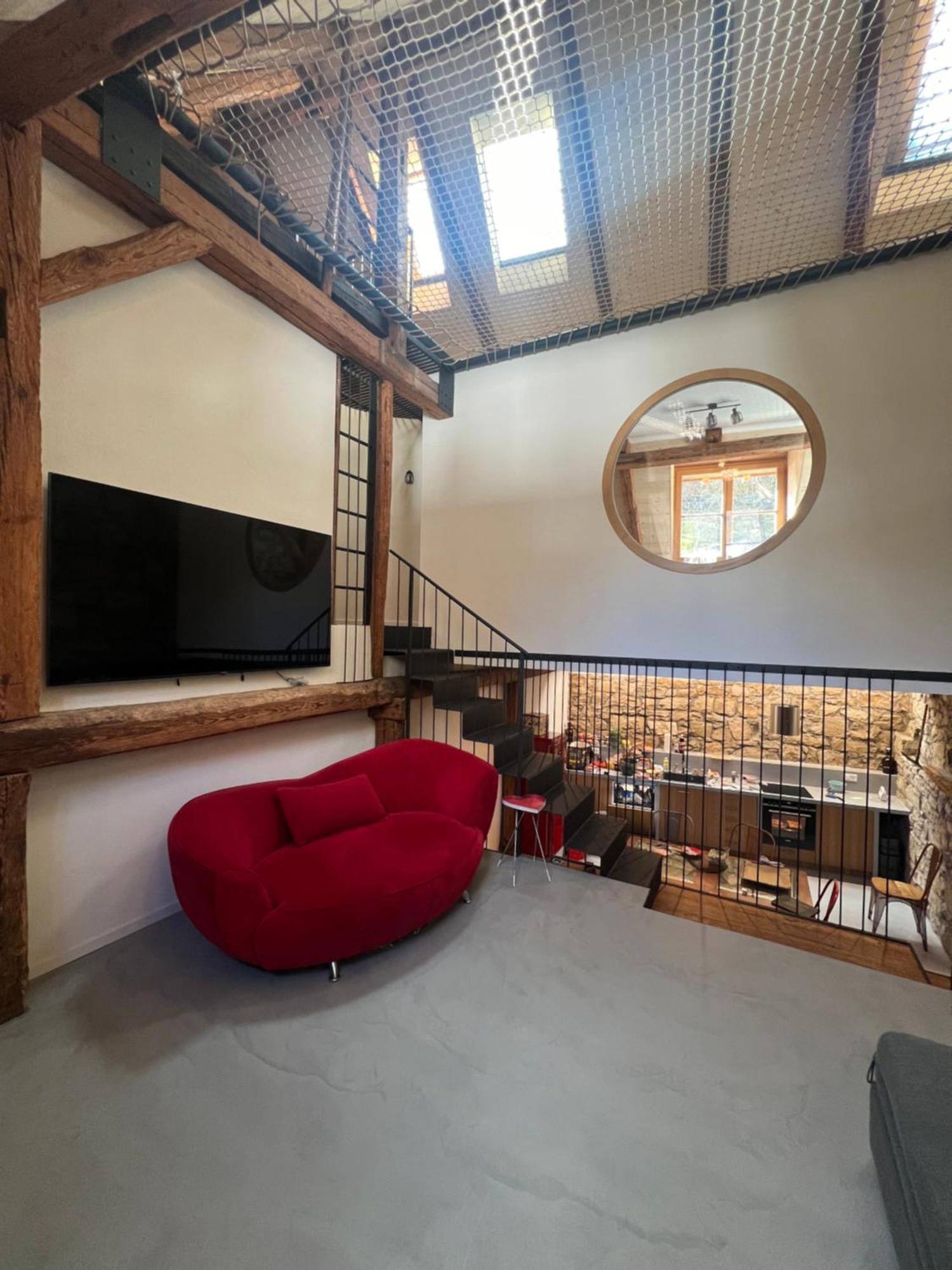 Mary's Family Apartments: Spacious Soho, South Beach, Or Loft Near Rhine Falls Schaffhausen