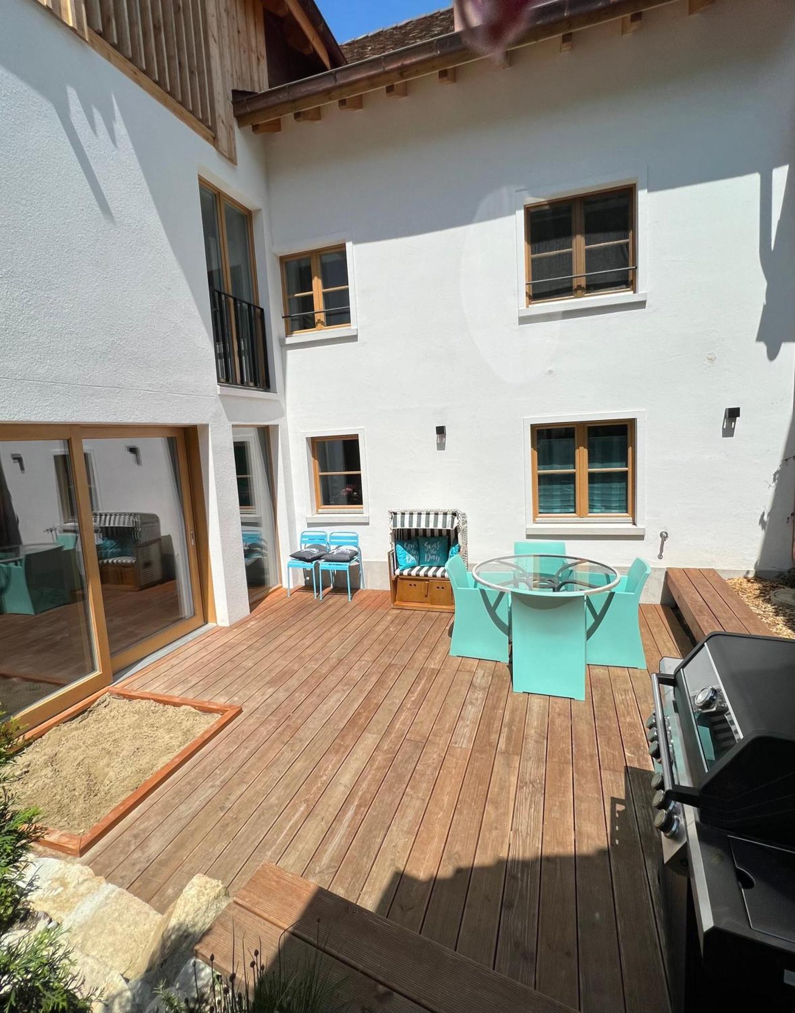 Apartment Mary's Family Apartments: Spacious Soho, South Beach, Or Loft Near Rhine Falls