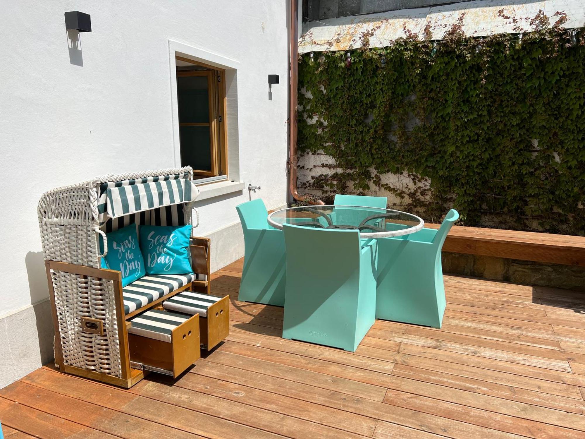 Marys Family Friendly Apartments,visit Rhine Falls For Free If 2 Nights, Soho 95m2 2-bedrooms 2nd Floor & South 105m2 3-bedrooms & Loft 115m2 3-bedrooms With Galerie,loft Netz 20m2, Pinball, Schaffhausen-hemmental, Rheinfall 10 K *